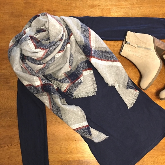 Accessories - NWT Plaid Blanket Scarf Wrap